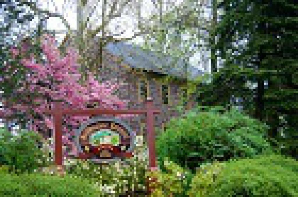 Brownstone Colonial Inn Reinholds Екстериор снимка