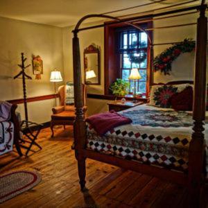 Brownstone Colonial Inn Reinholds Екстериор снимка