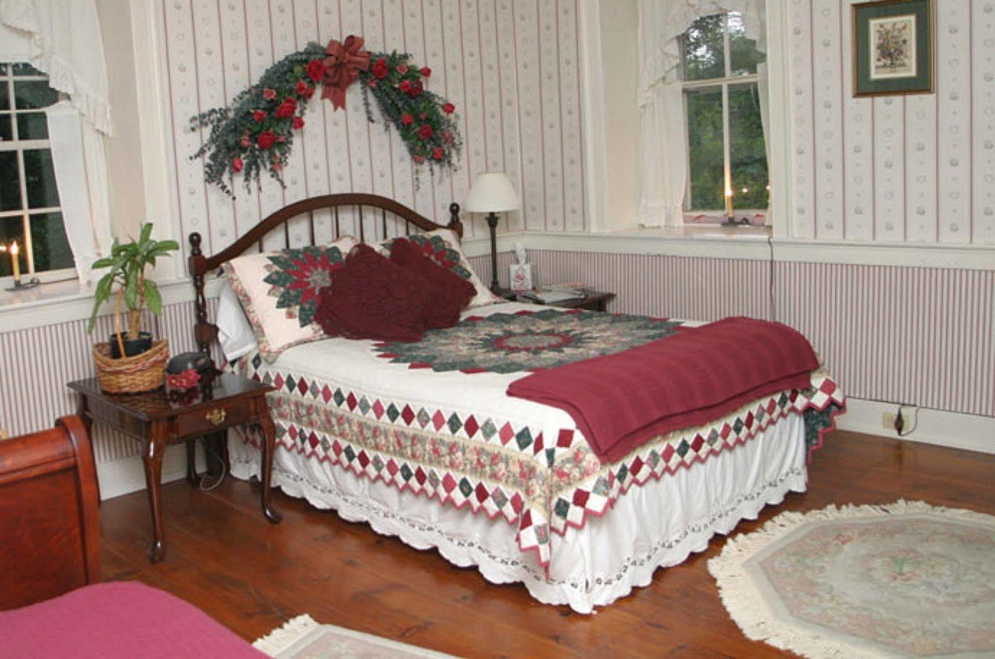 Brownstone Colonial Inn Reinholds Стая снимка